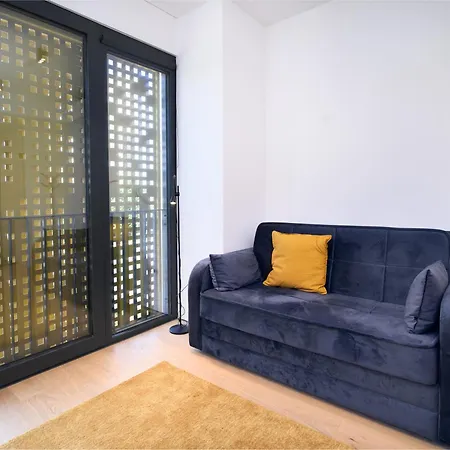 Domovoj Skya Apartamento *